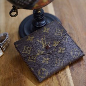 Excellent Louis Vuitton Monogram Trifold Wallet!